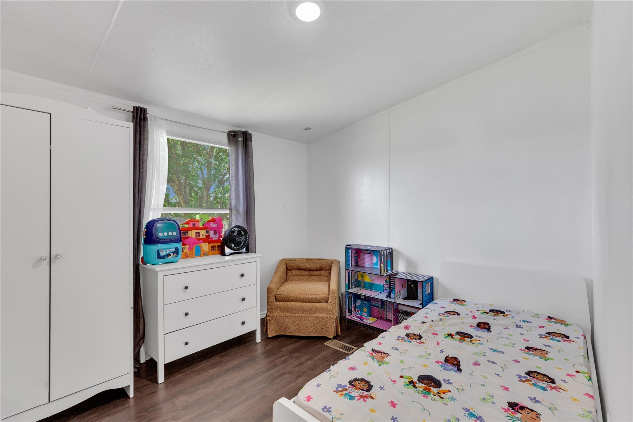 216 Rain Creek Dr, Hutto, TX 78634