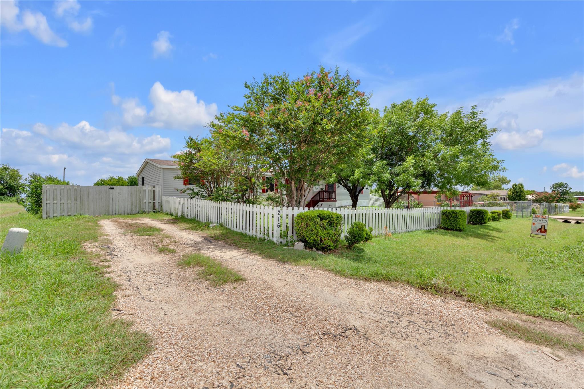 216 Rain Creek Dr, Hutto, TX 78634