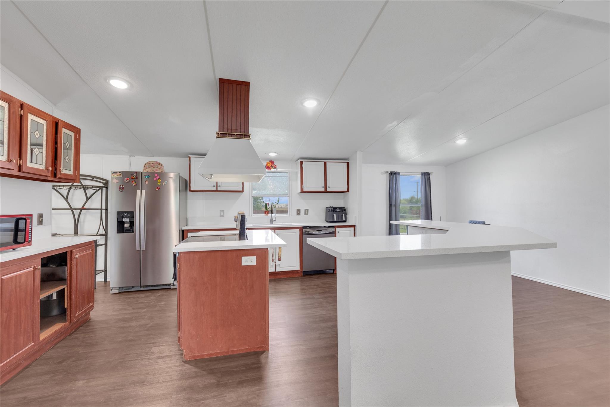 216 Rain Creek Dr, Hutto, TX 78634