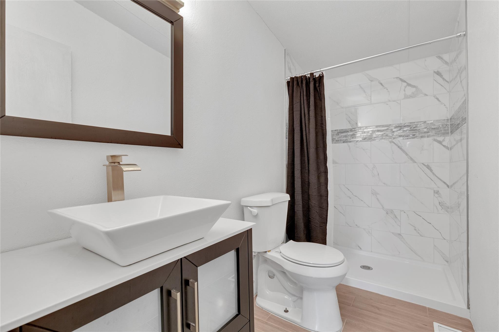 216 Rain Creek Dr, Hutto, TX 78634