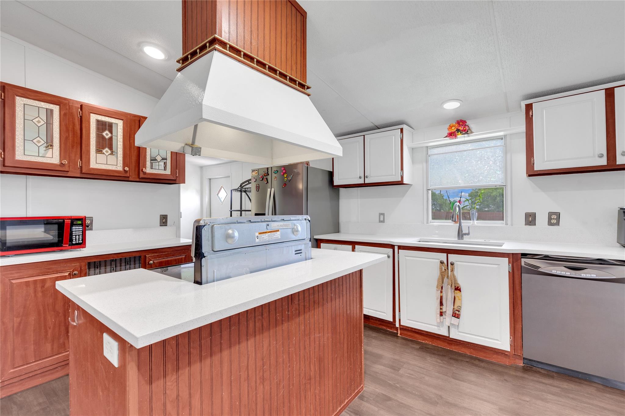 216 Rain Creek Dr, Hutto, TX 78634