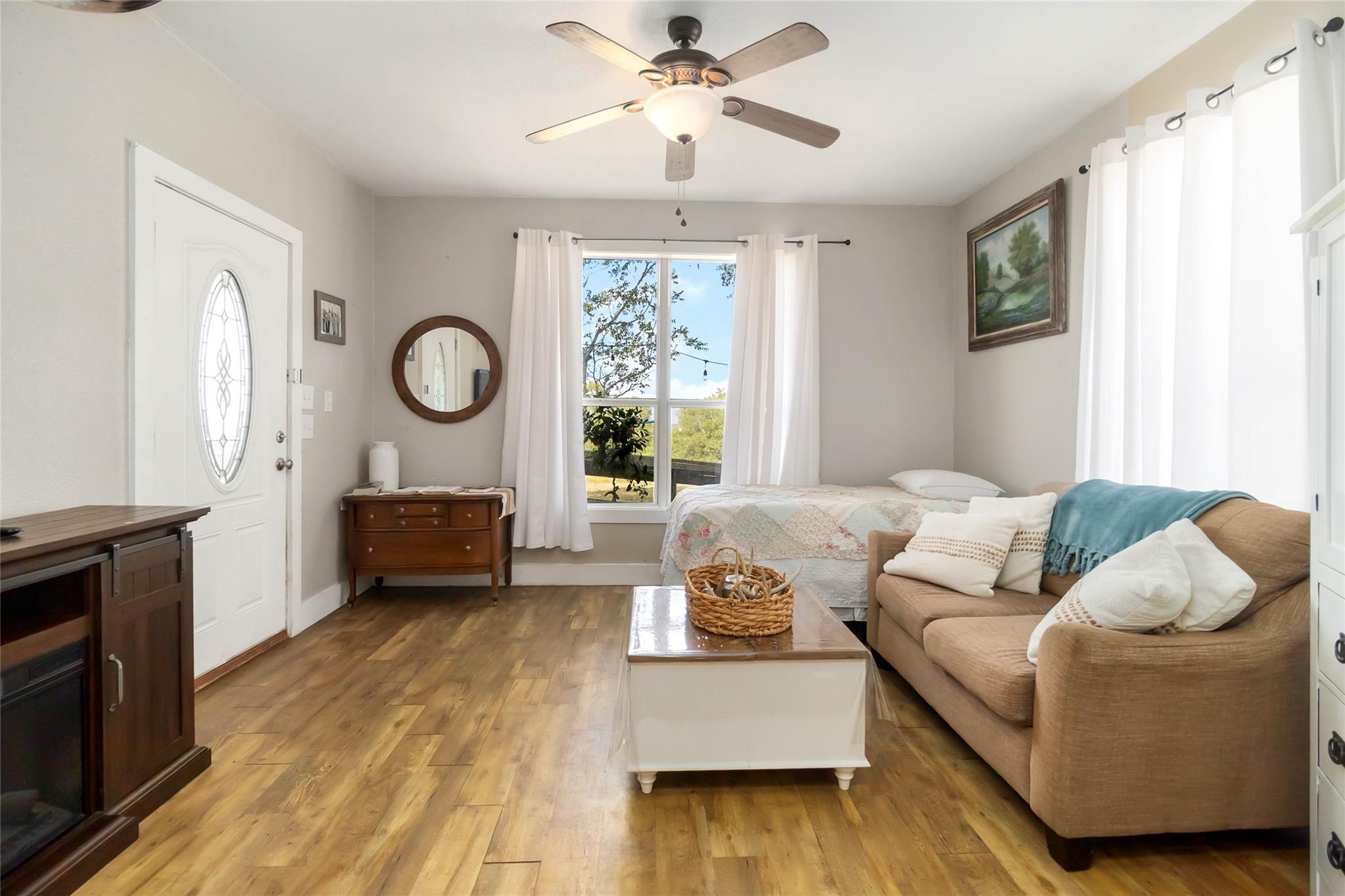 227 Henderson Ln, Lockhart, TX 78644