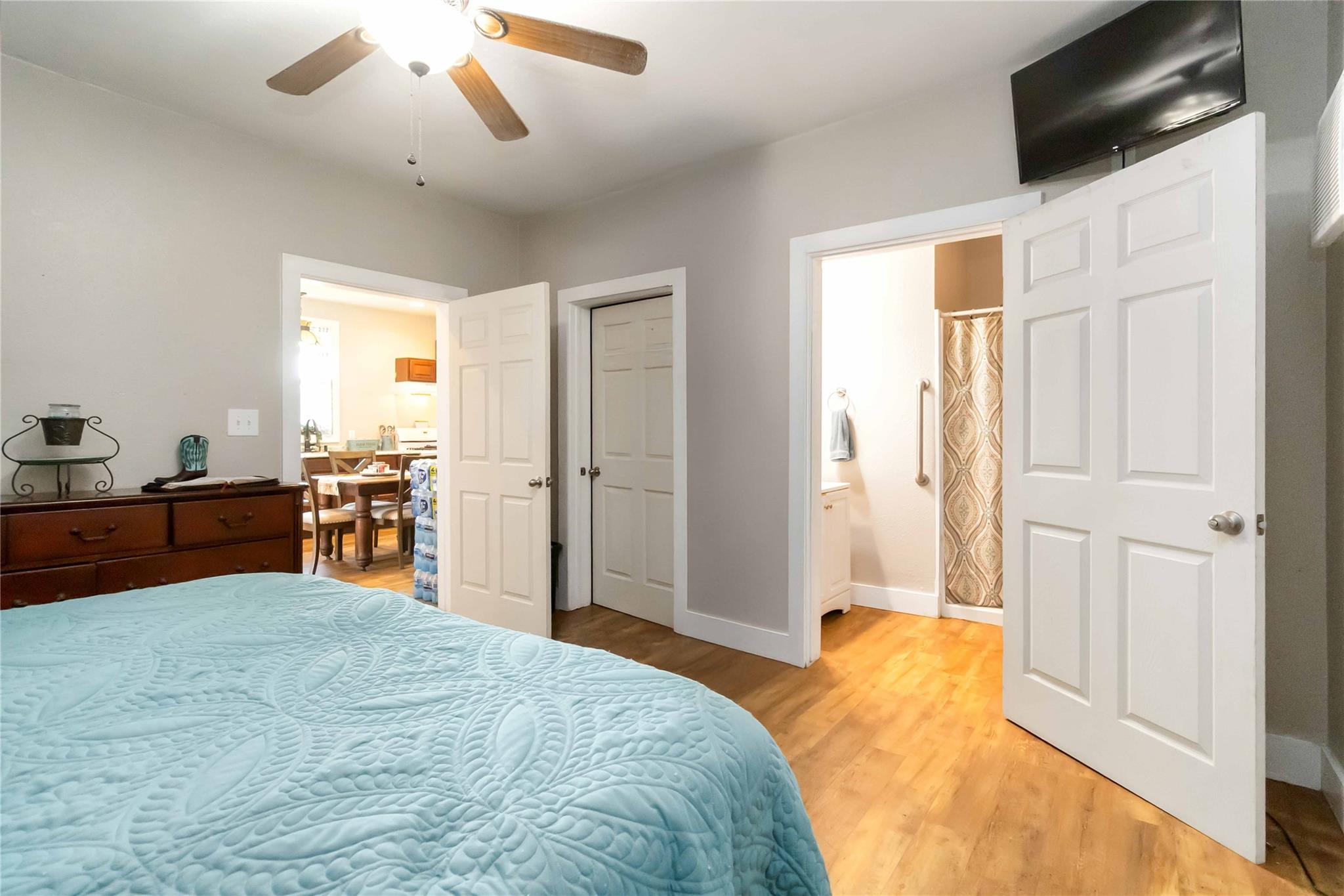 227 Henderson Ln, Lockhart, TX 78644