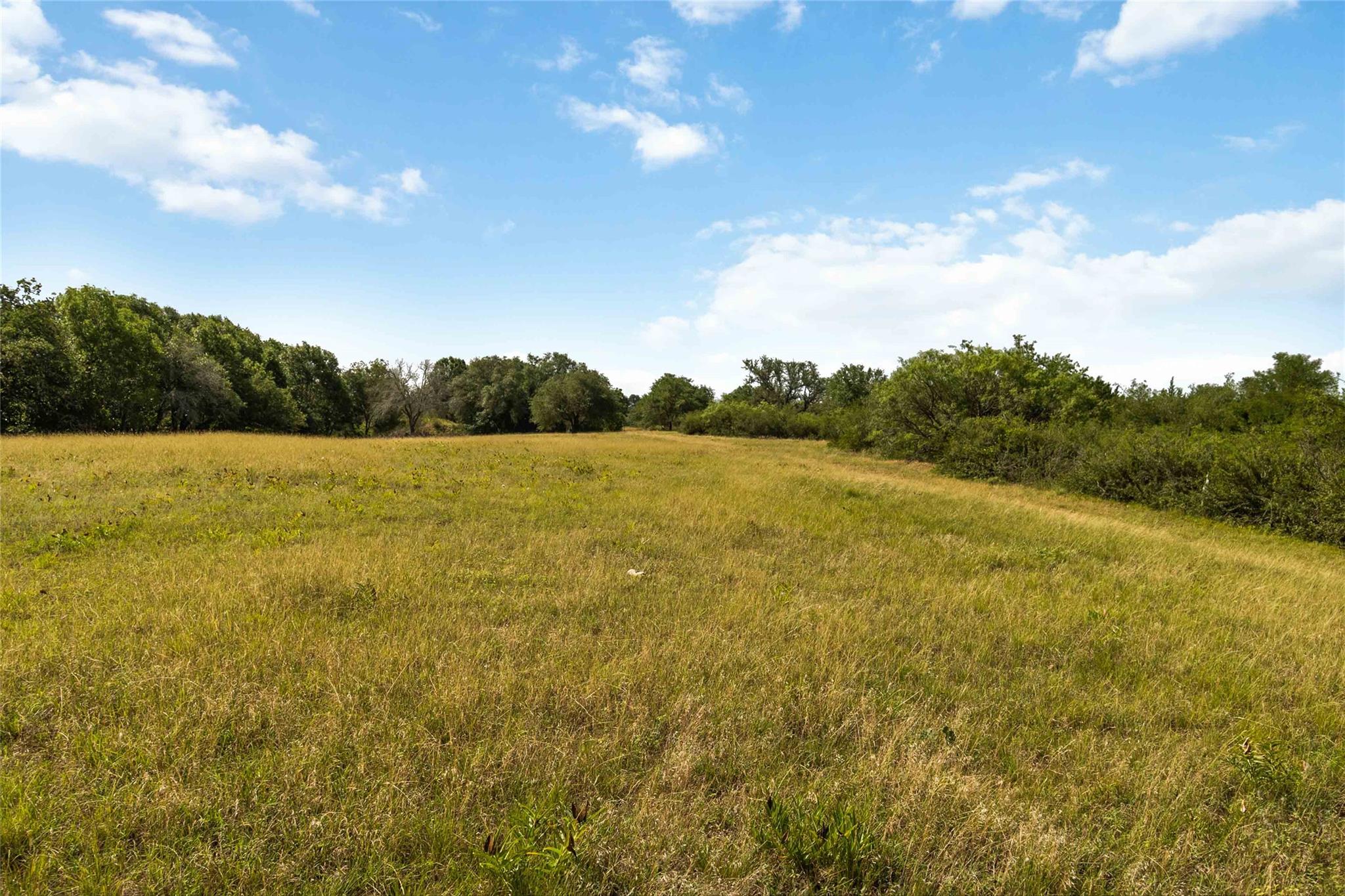 227 Henderson Ln, Lockhart, TX 78644