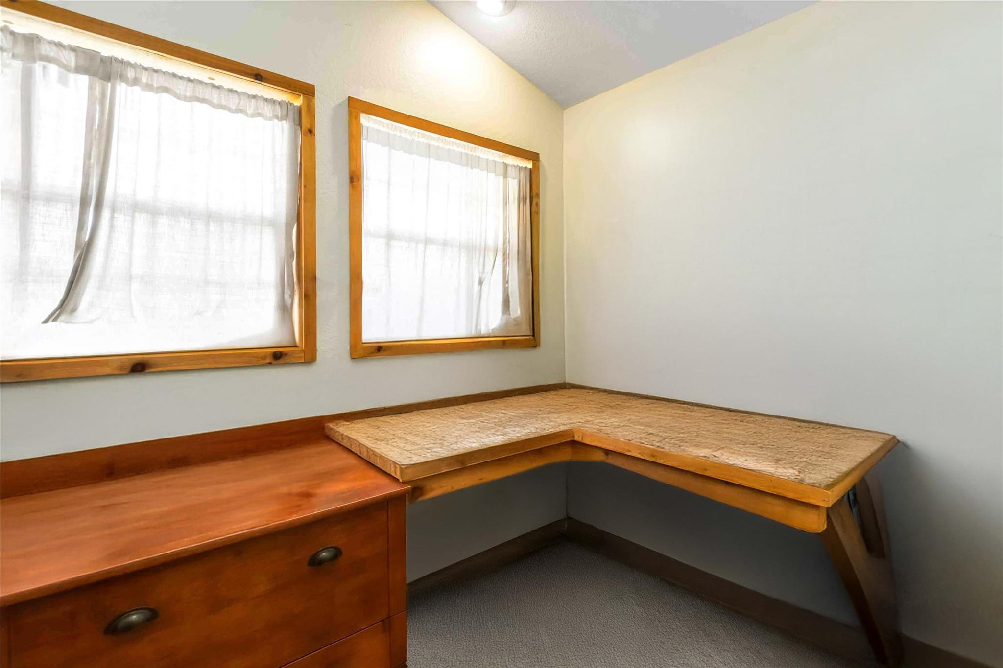 227 Henderson Ln, Lockhart, TX 78644