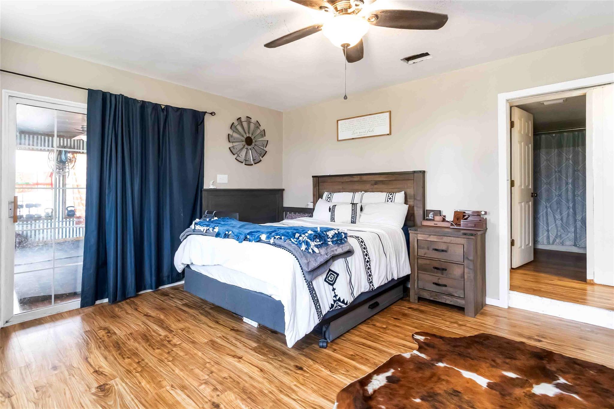 227 Henderson Ln, Lockhart, TX 78644