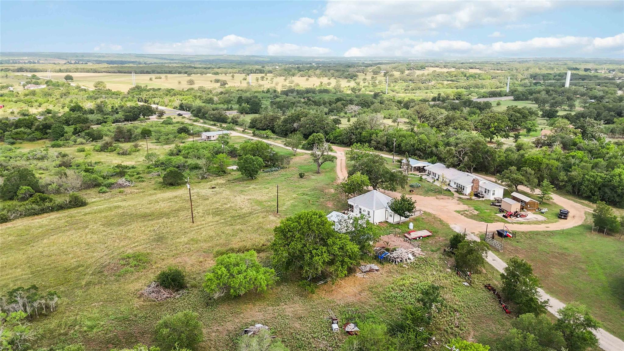 227 Henderson Ln, Lockhart, TX 78644