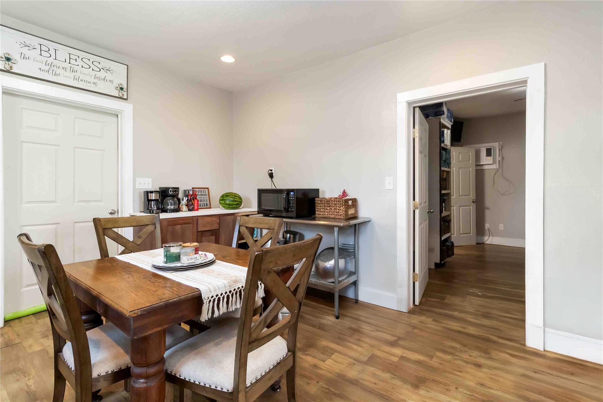 227 Henderson Ln, Lockhart, TX 78644