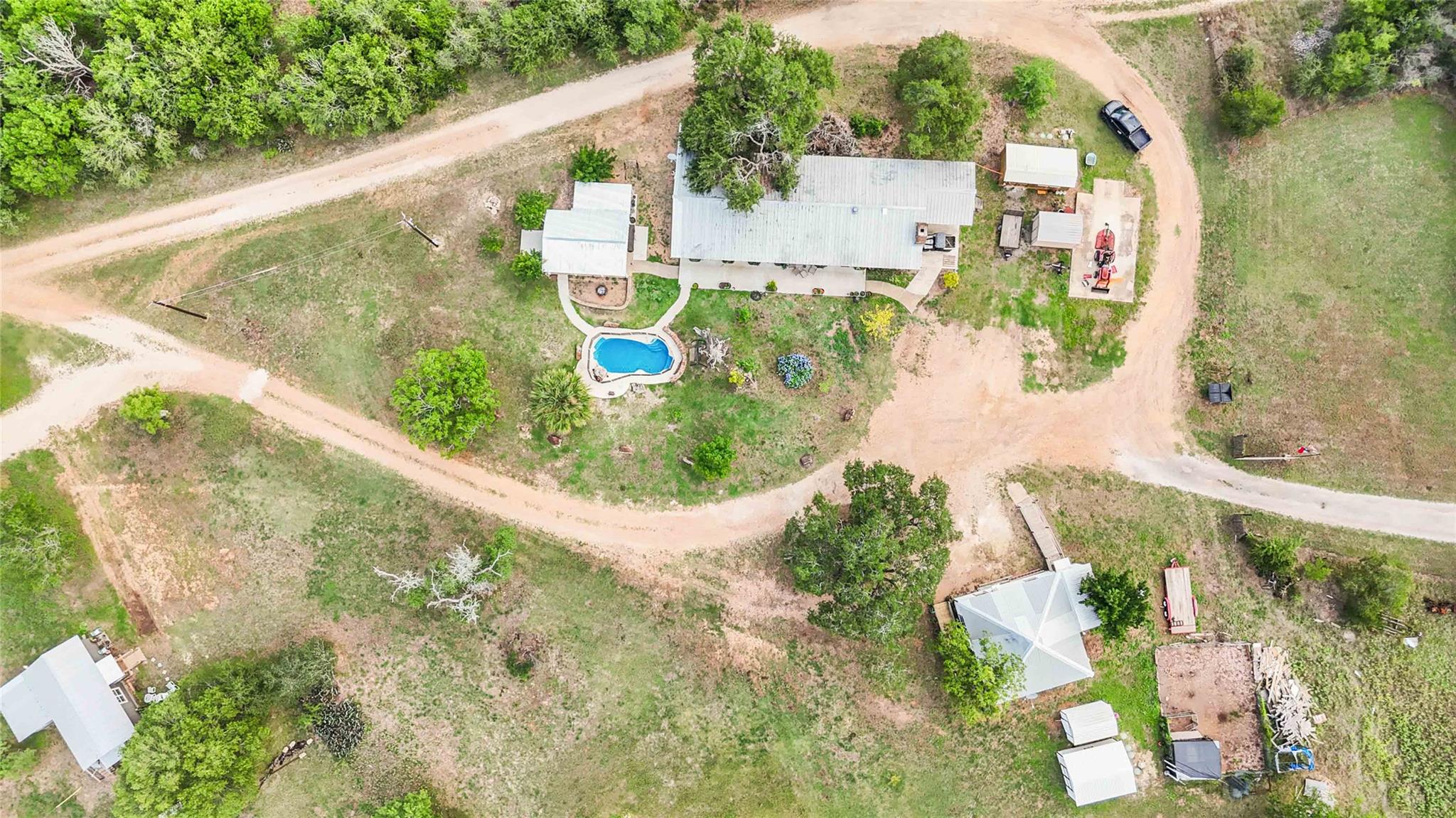 227 Henderson Ln, Lockhart, TX 78644