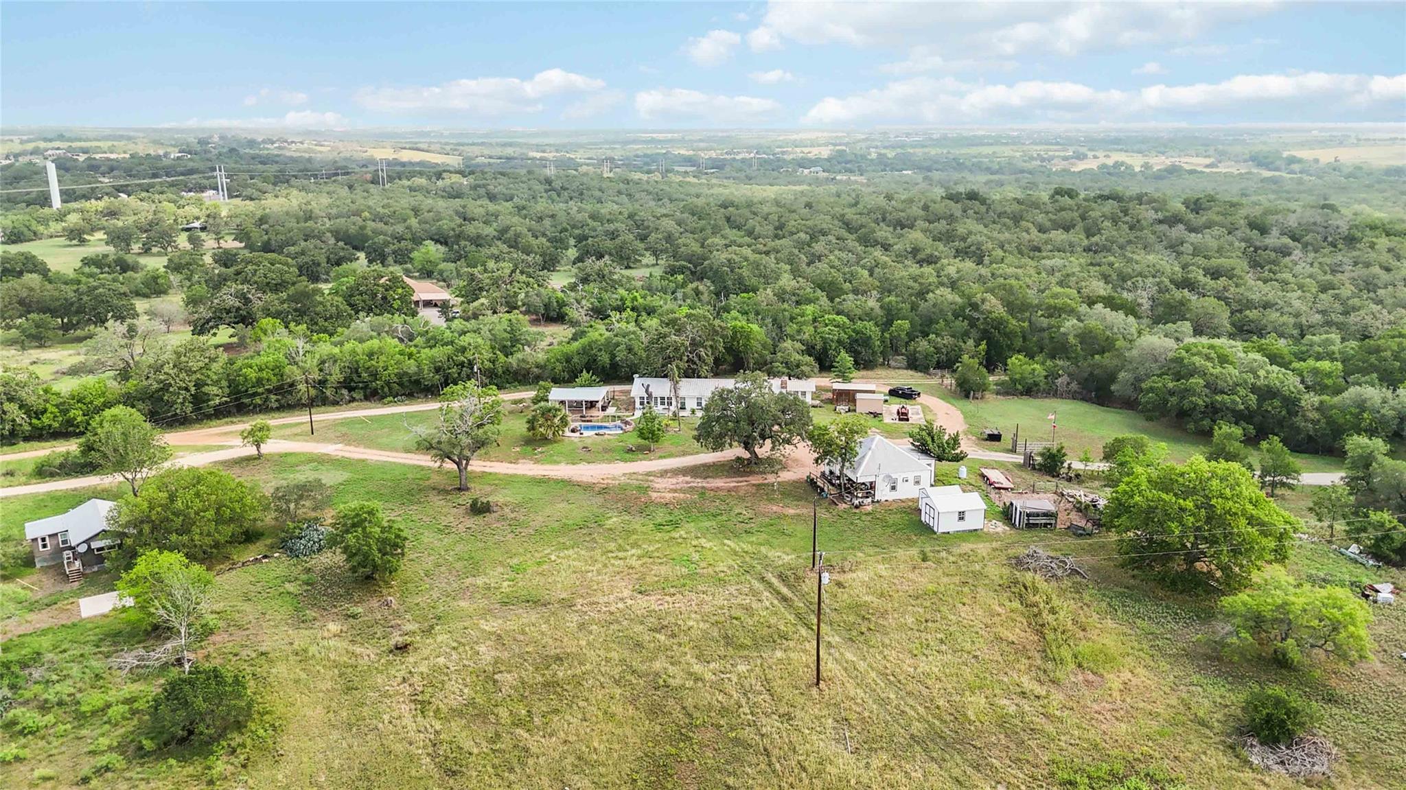 227 Henderson Ln, Lockhart, TX 78644