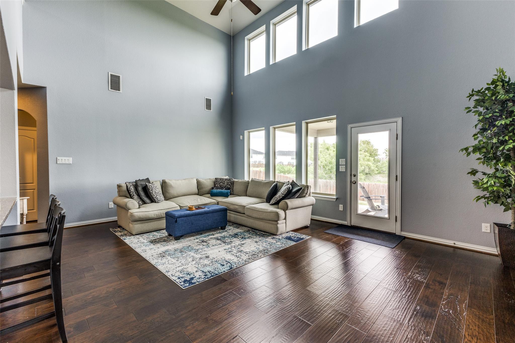 544 Blossom Valley Strm, Buda, TX 78610