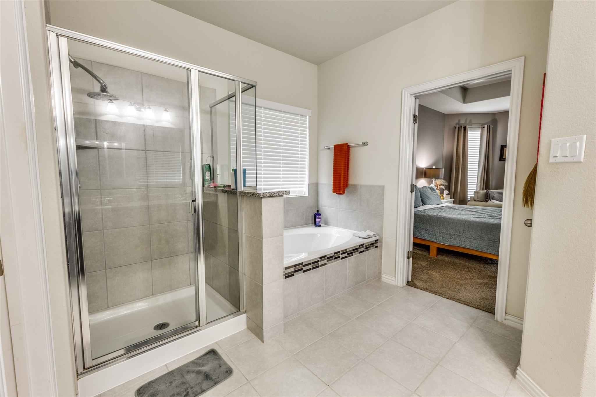 544 Blossom Valley Strm, Buda, TX 78610
