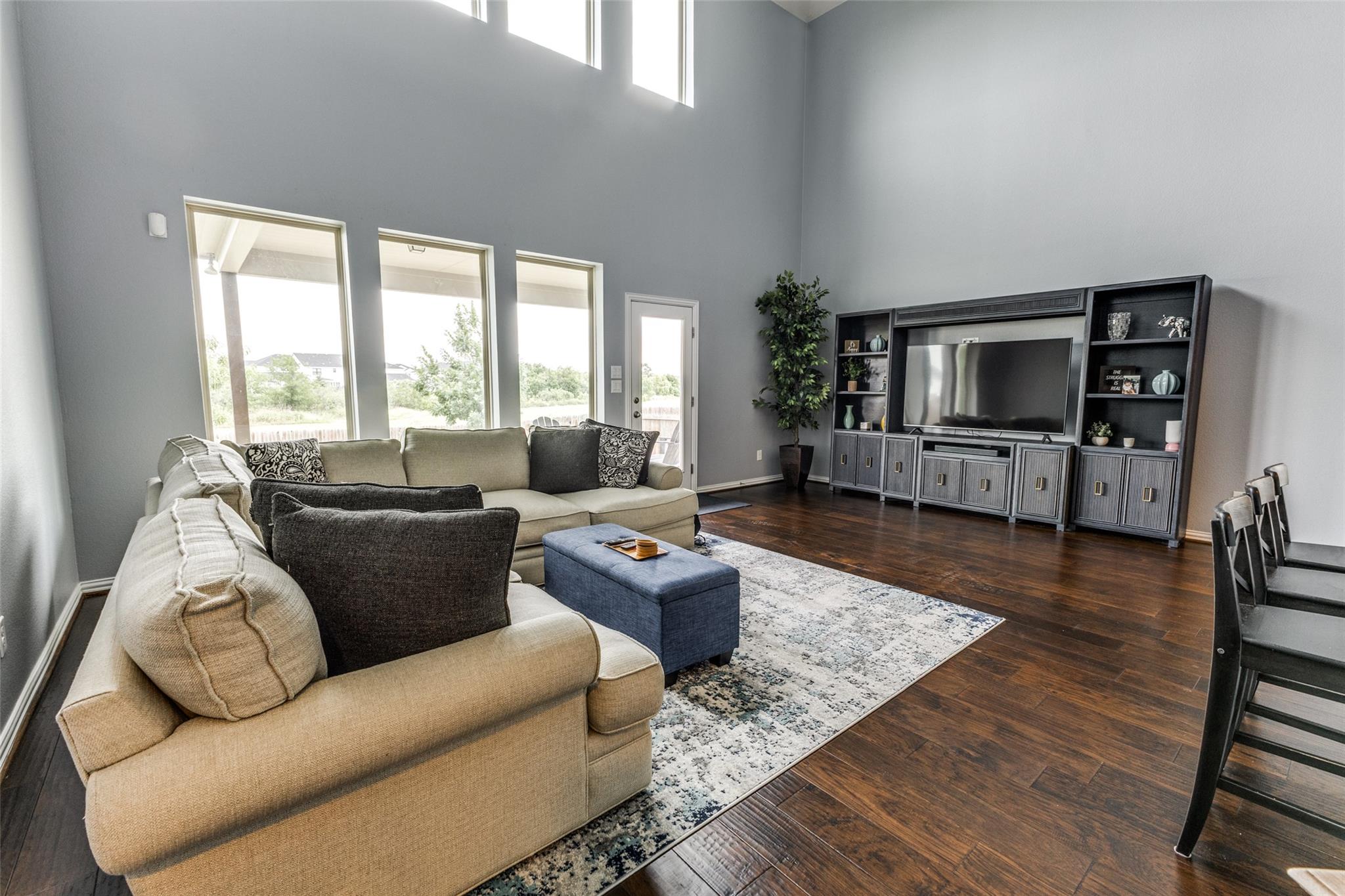 544 Blossom Valley Strm, Buda, TX 78610