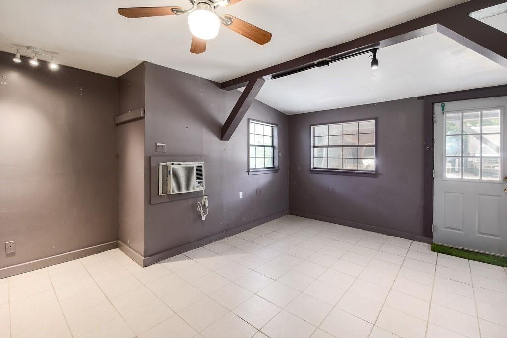 1123 Gunter St # B, Austin, TX 78702