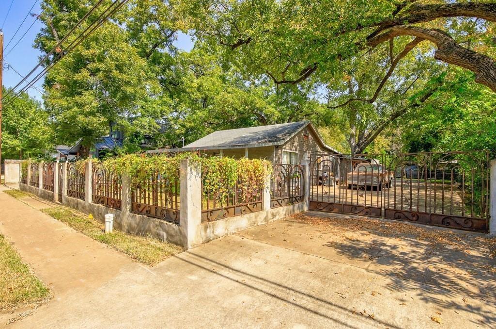 1123 Gunter St # B, Austin, TX 78702