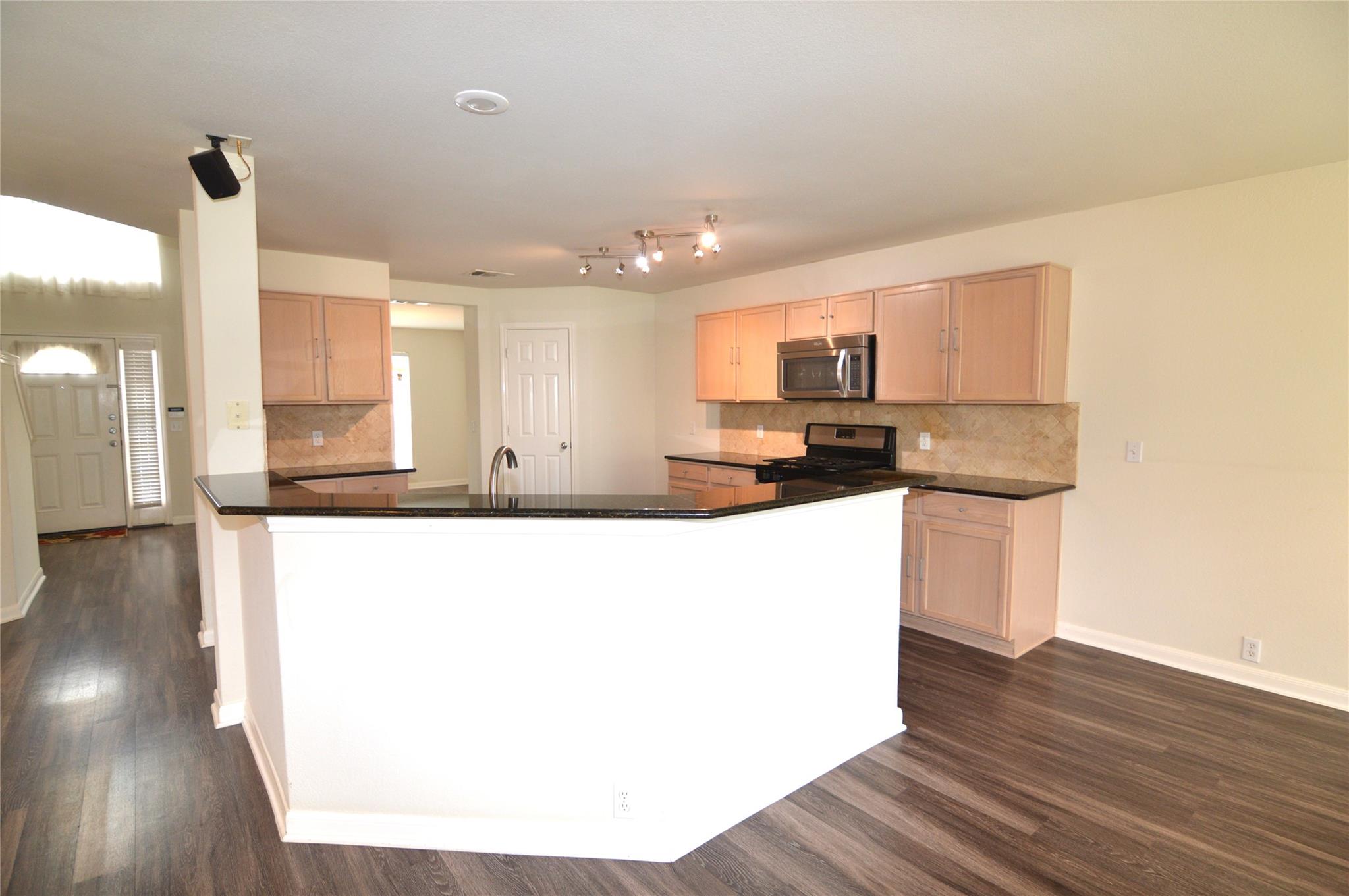 801 Barefoot Cv, Round Rock, TX 78665