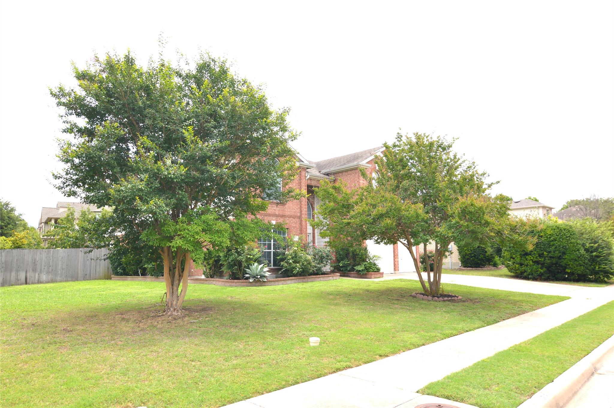 801 Barefoot Cv, Round Rock, TX 78665