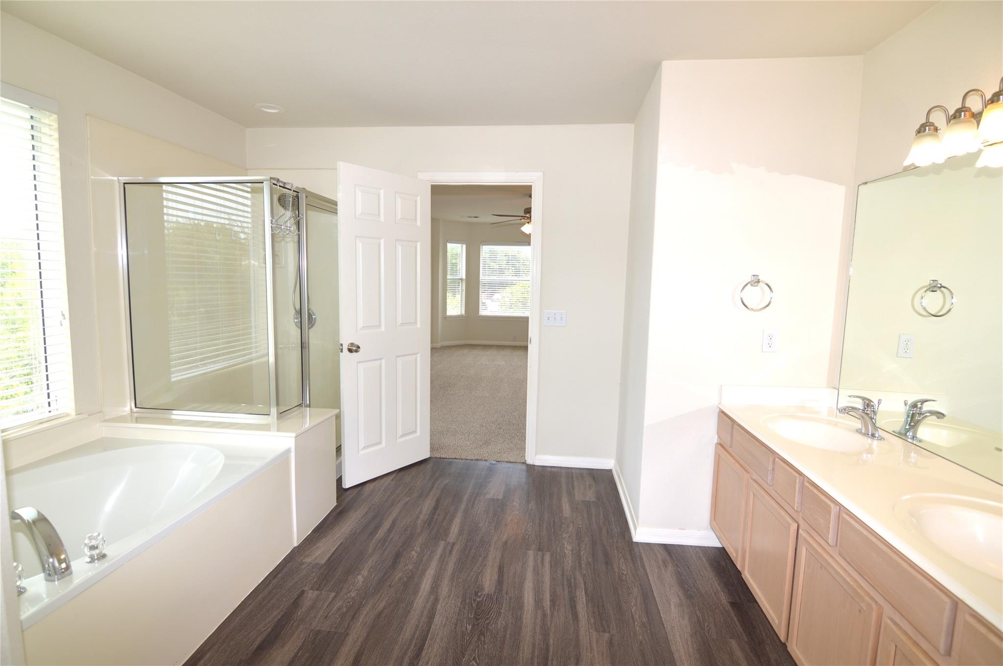 801 Barefoot Cv, Round Rock, TX 78665
