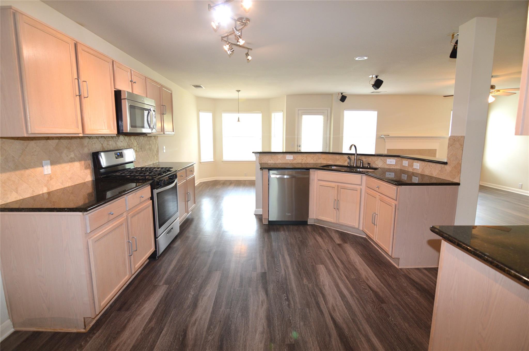 801 Barefoot Cv, Round Rock, TX 78665