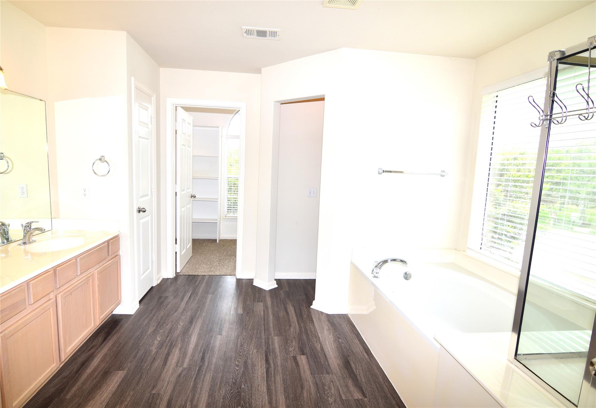 801 Barefoot Cv, Round Rock, TX 78665