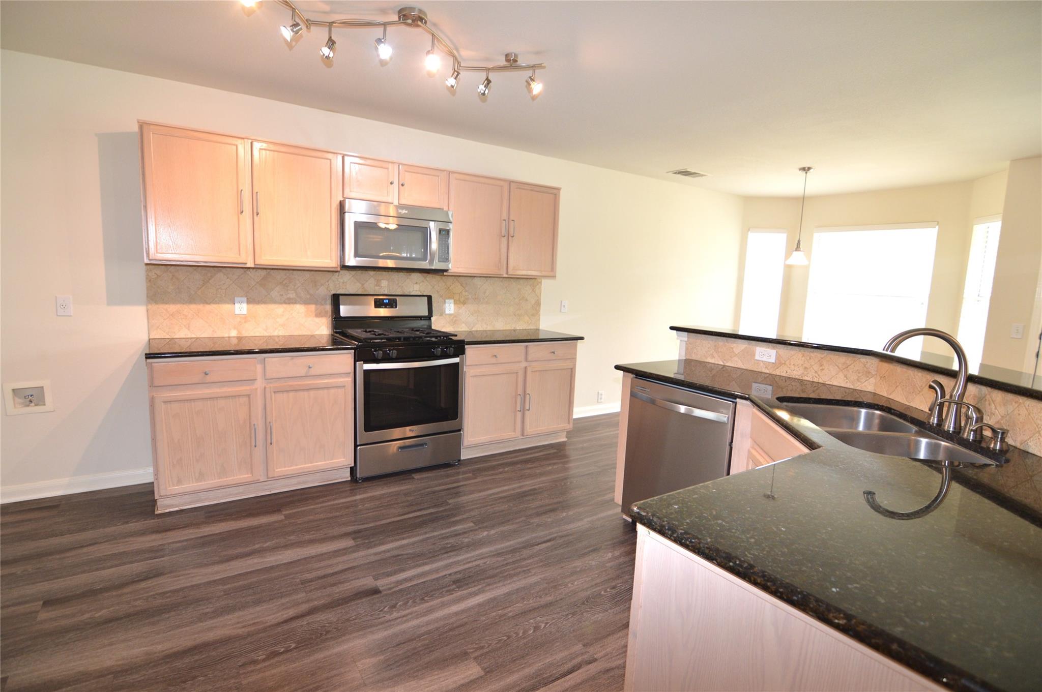 801 Barefoot Cv, Round Rock, TX 78665