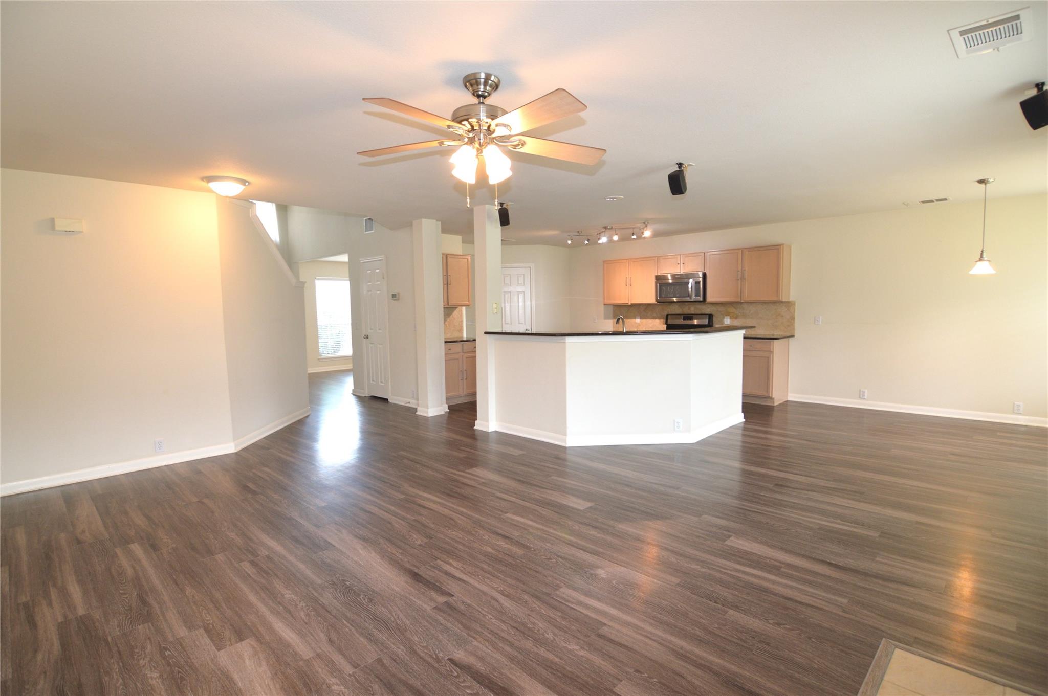 801 Barefoot Cv, Round Rock, TX 78665