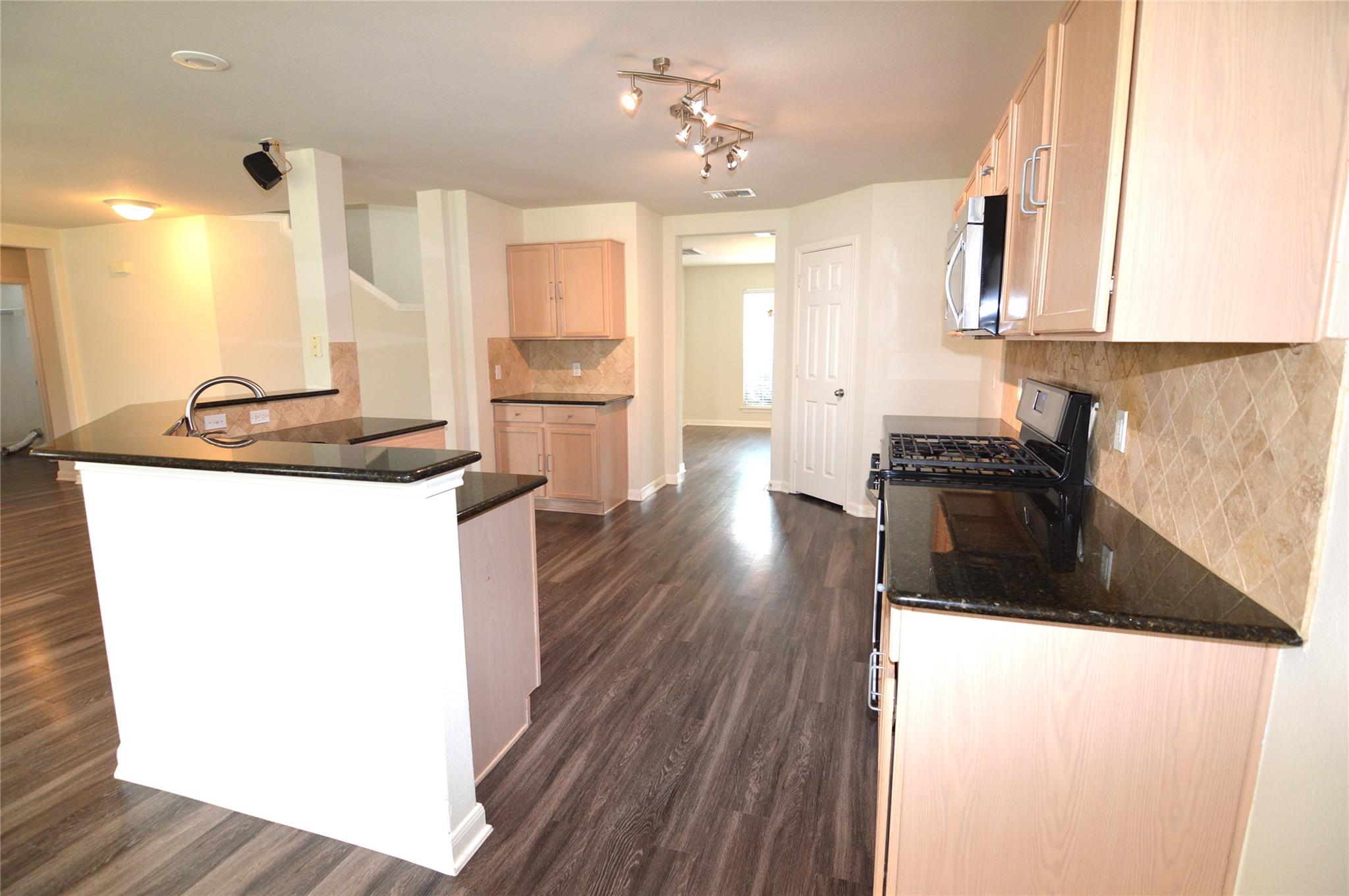 801 Barefoot Cv, Round Rock, TX 78665