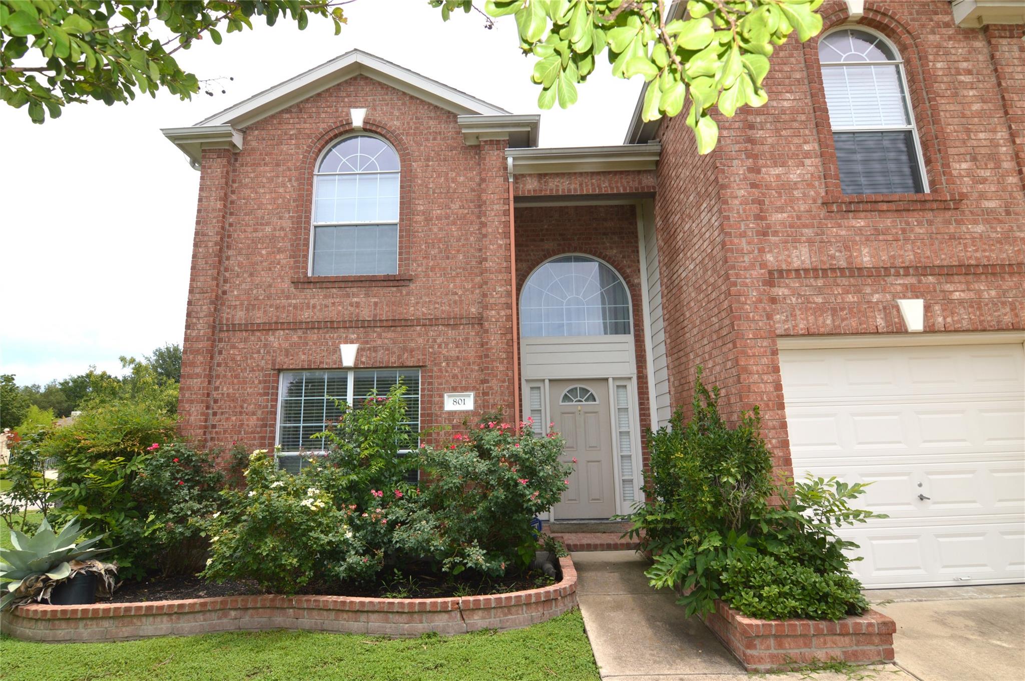 801 Barefoot Cv, Round Rock, TX 78665