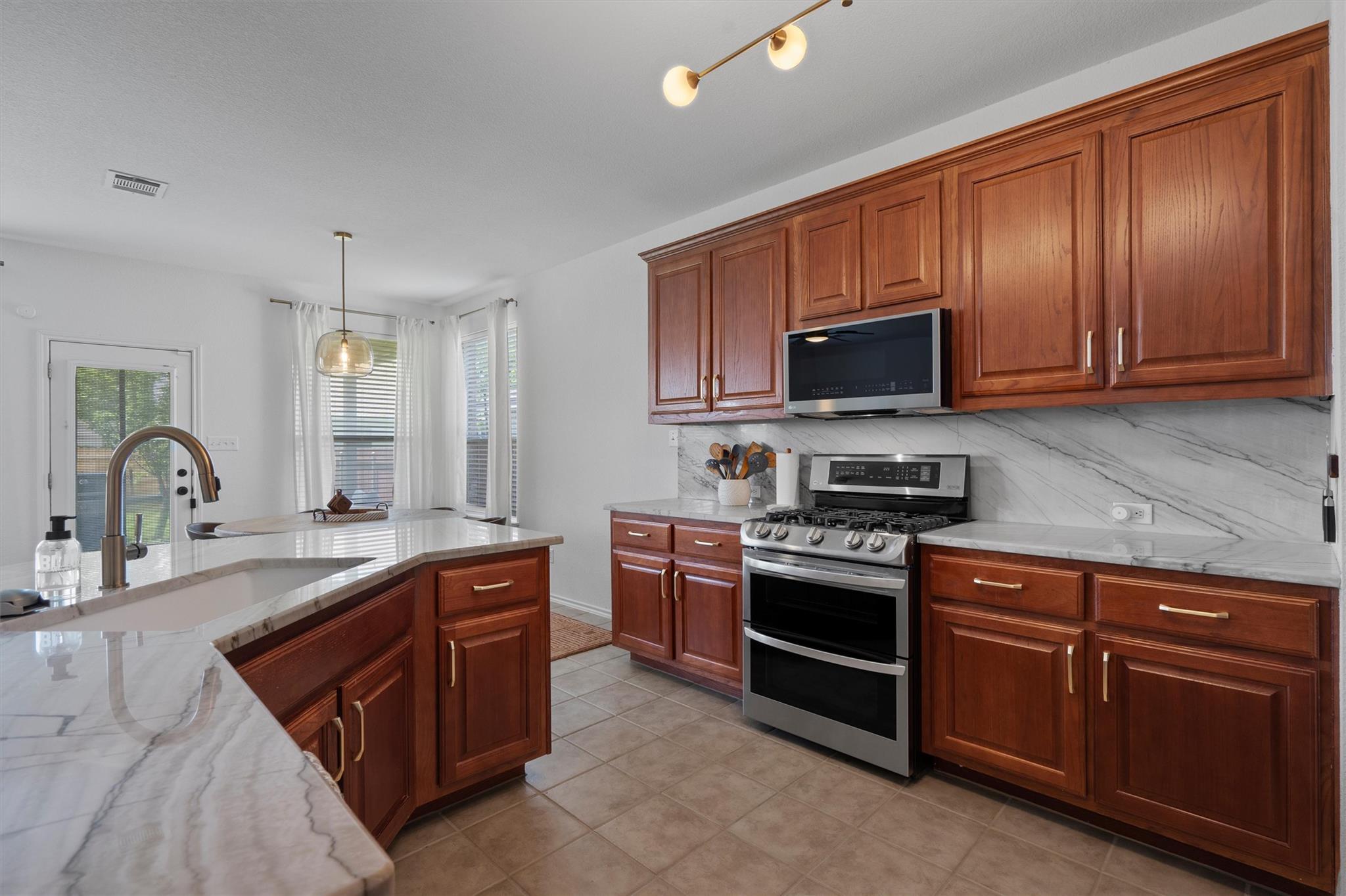 4201 Veiled Falls Dr, Pflugerville, TX 78660