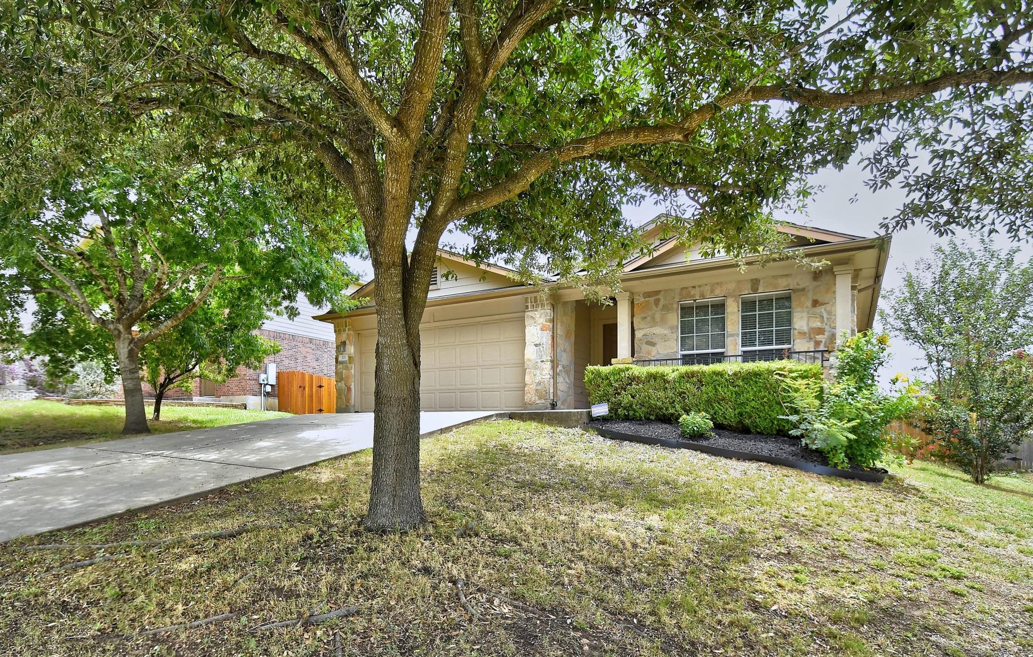 371 Bloomsbury Dr, Kyle, TX 78640