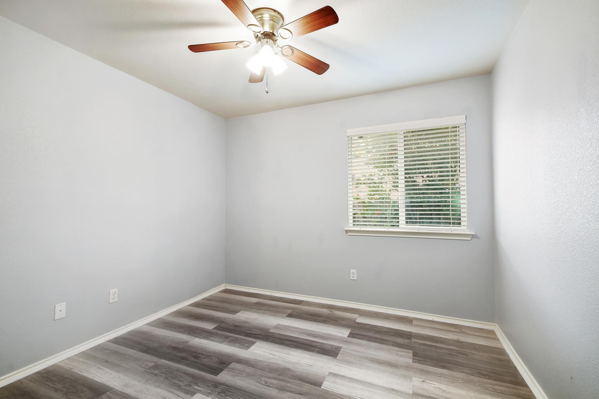 371 Bloomsbury Dr, Kyle, TX 78640