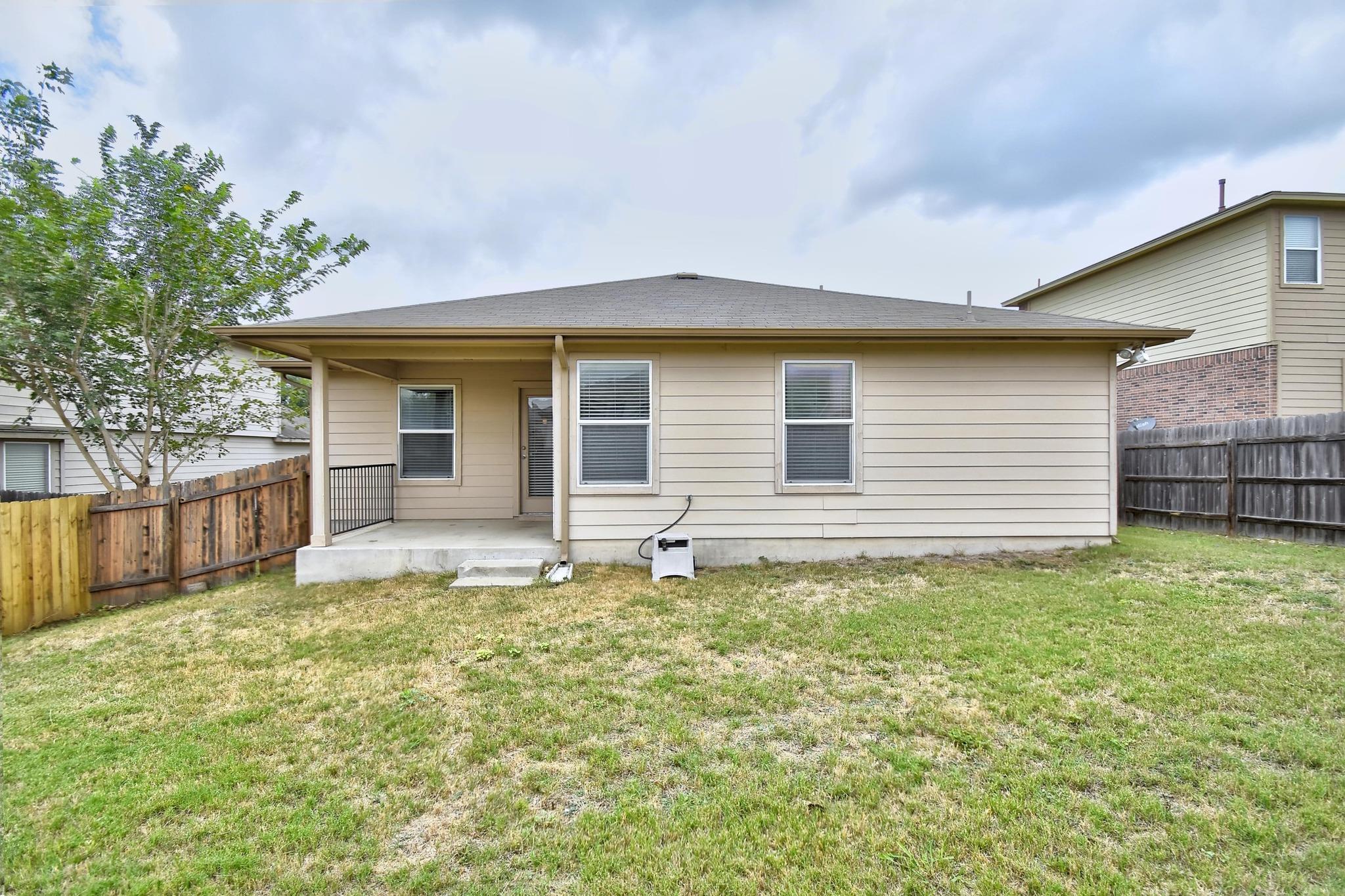 371 Bloomsbury Dr, Kyle, TX 78640