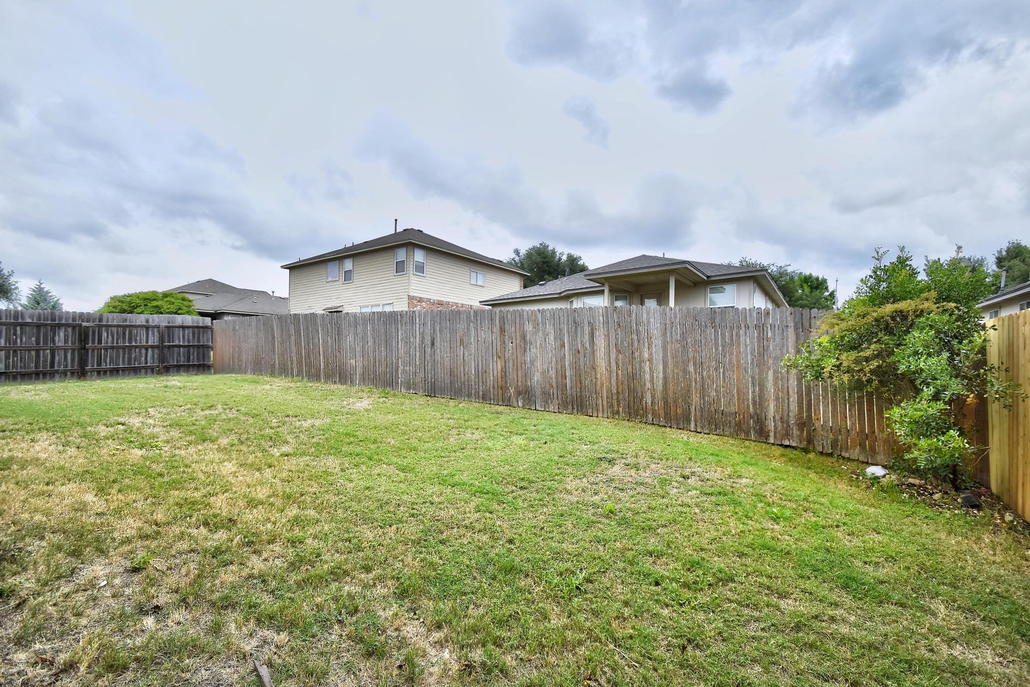 371 Bloomsbury Dr, Kyle, TX 78640