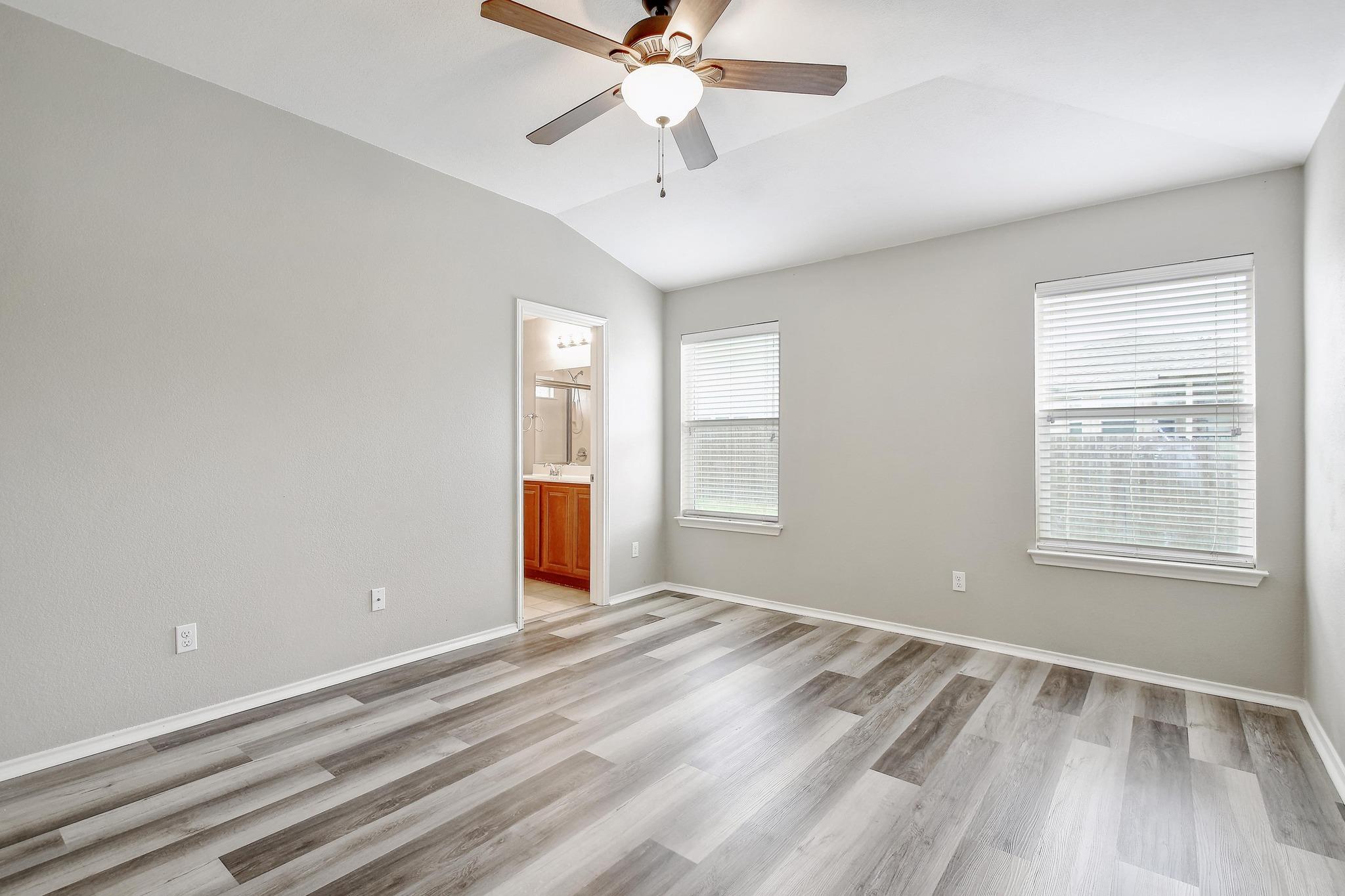 371 Bloomsbury Dr, Kyle, TX 78640