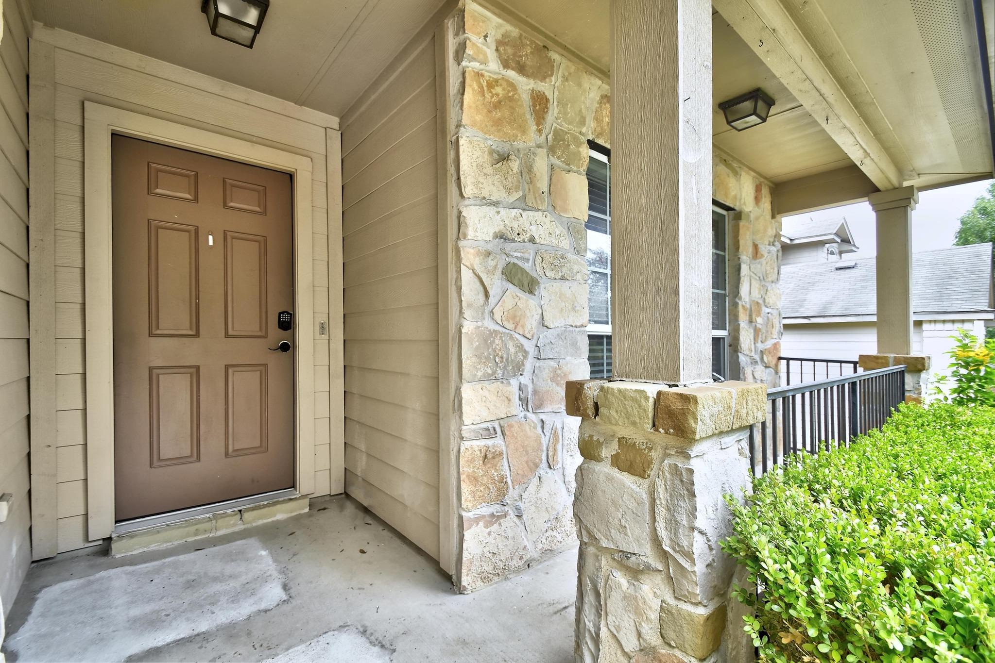 371 Bloomsbury Dr, Kyle, TX 78640