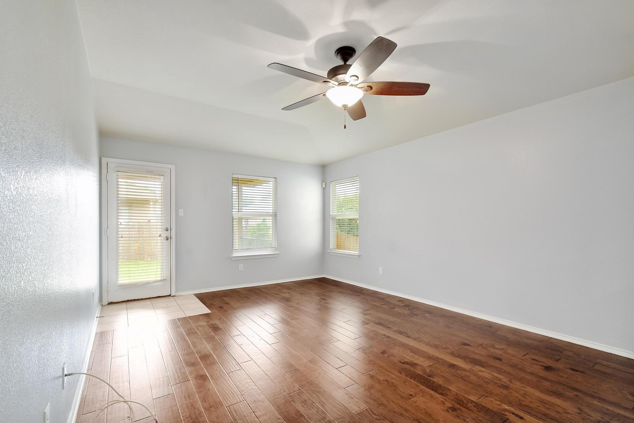 371 Bloomsbury Dr, Kyle, TX 78640