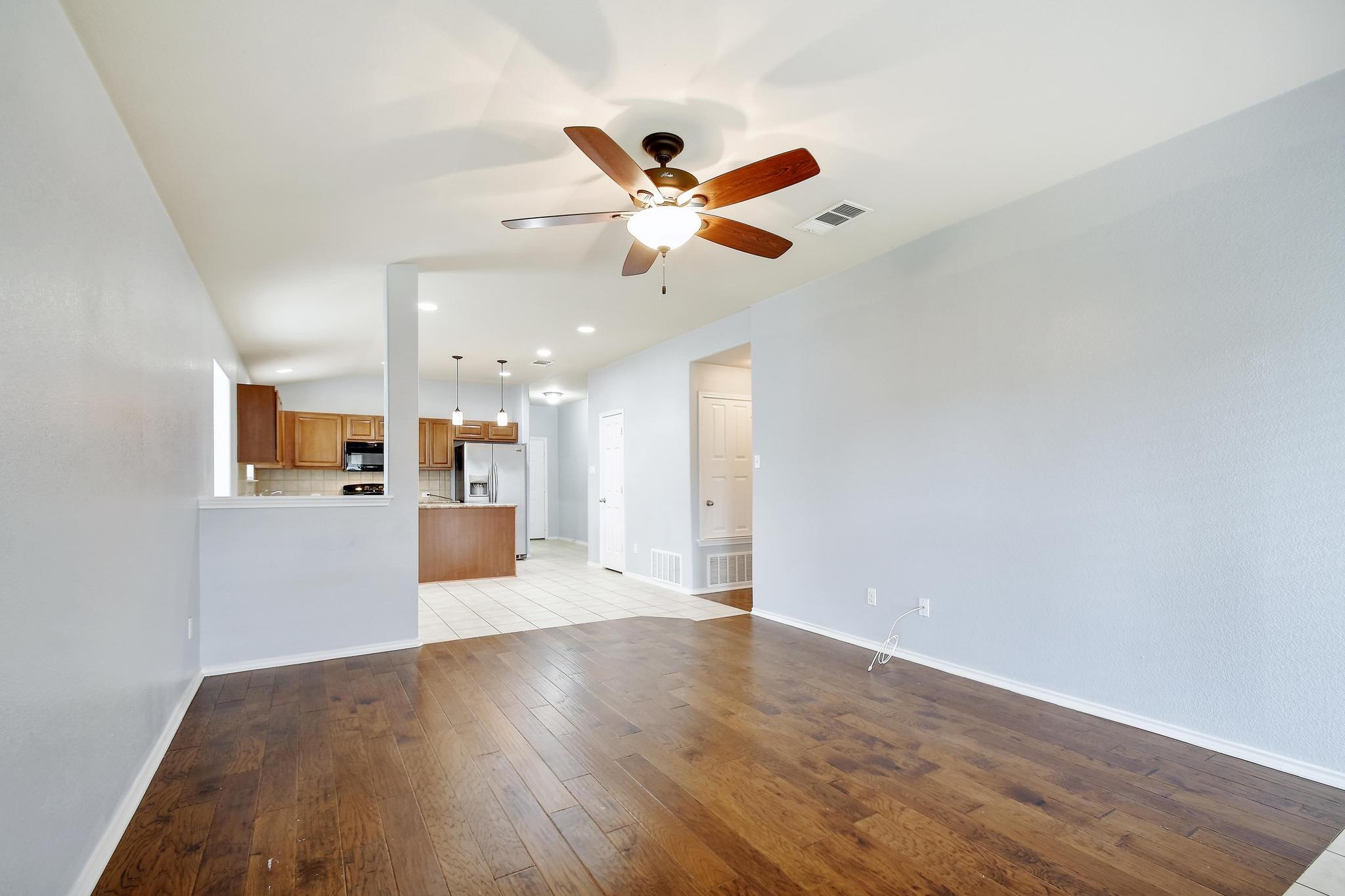 371 Bloomsbury Dr, Kyle, TX 78640