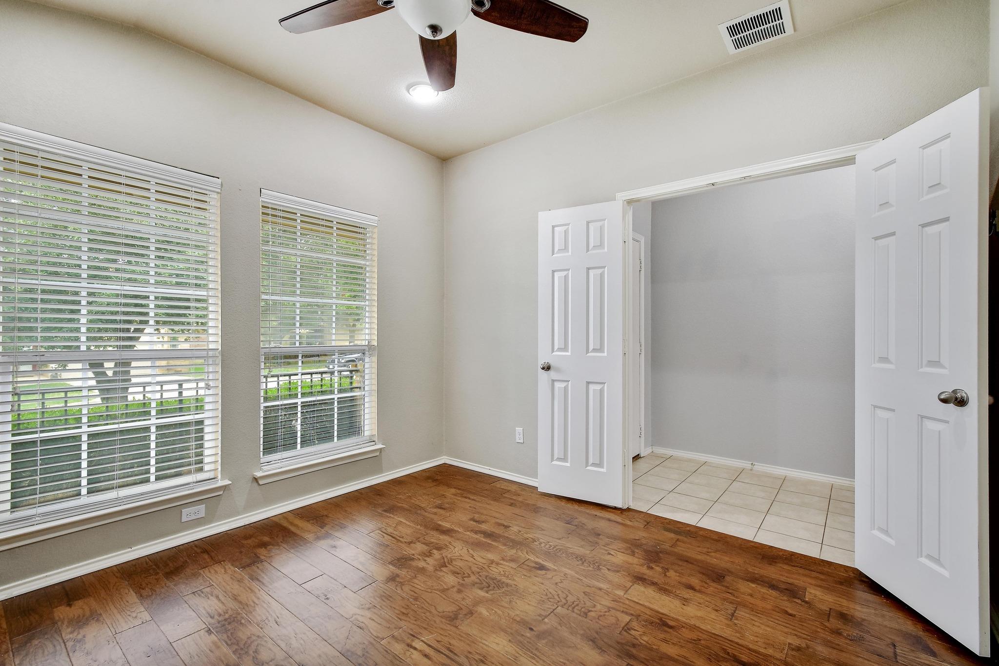 371 Bloomsbury Dr, Kyle, TX 78640