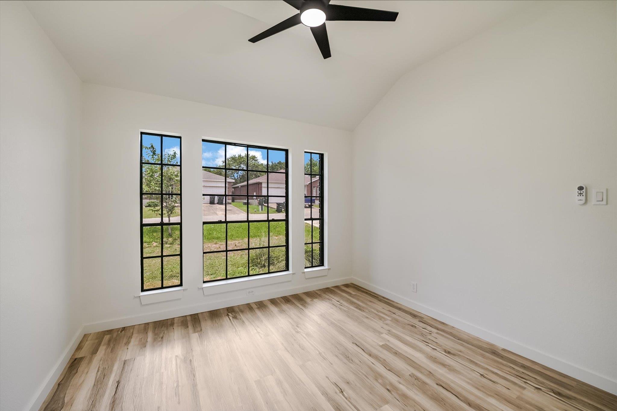 1157 Lago Vista St, San Marcos, TX 78666