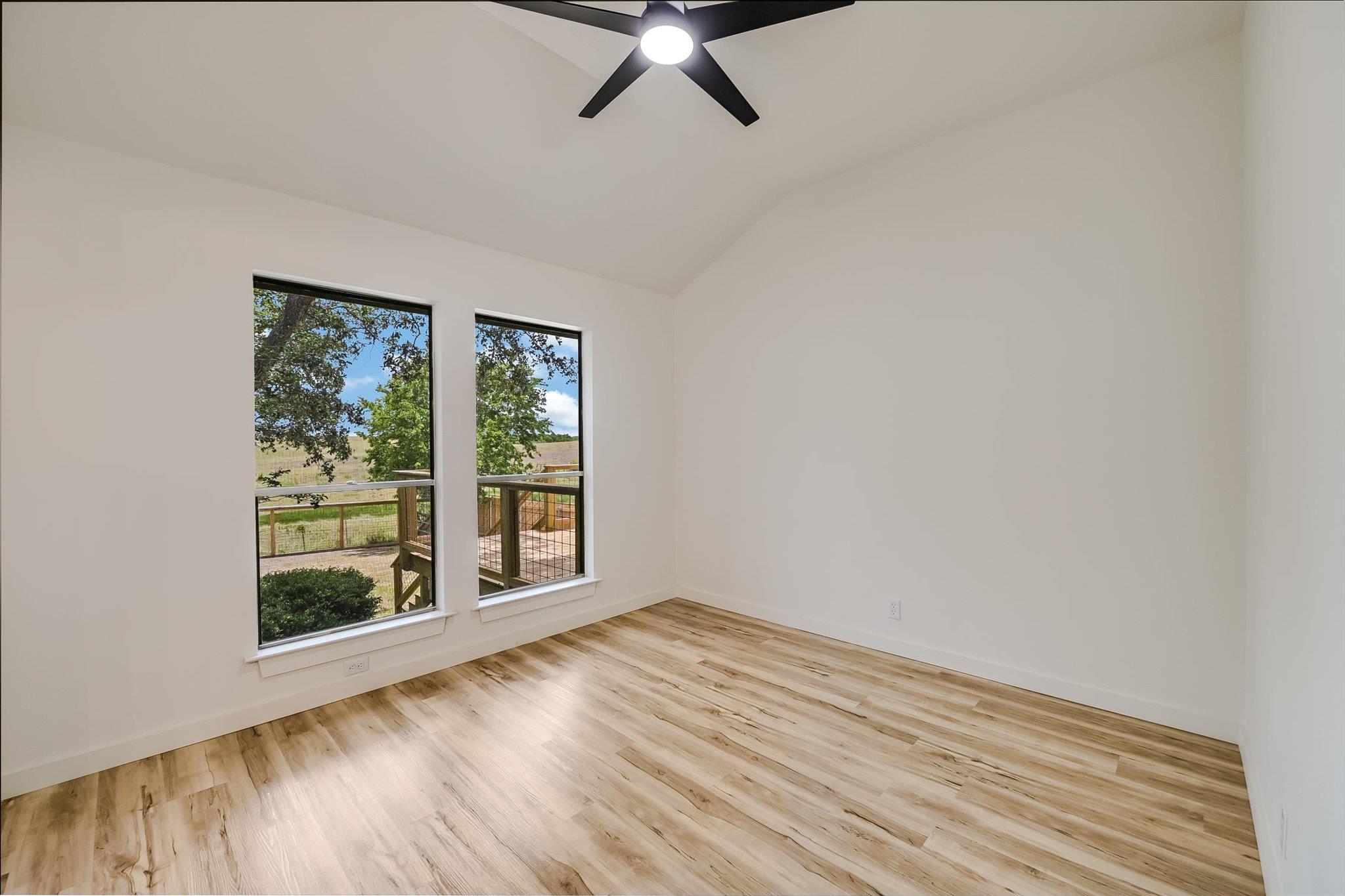 1157 Lago Vista St, San Marcos, TX 78666