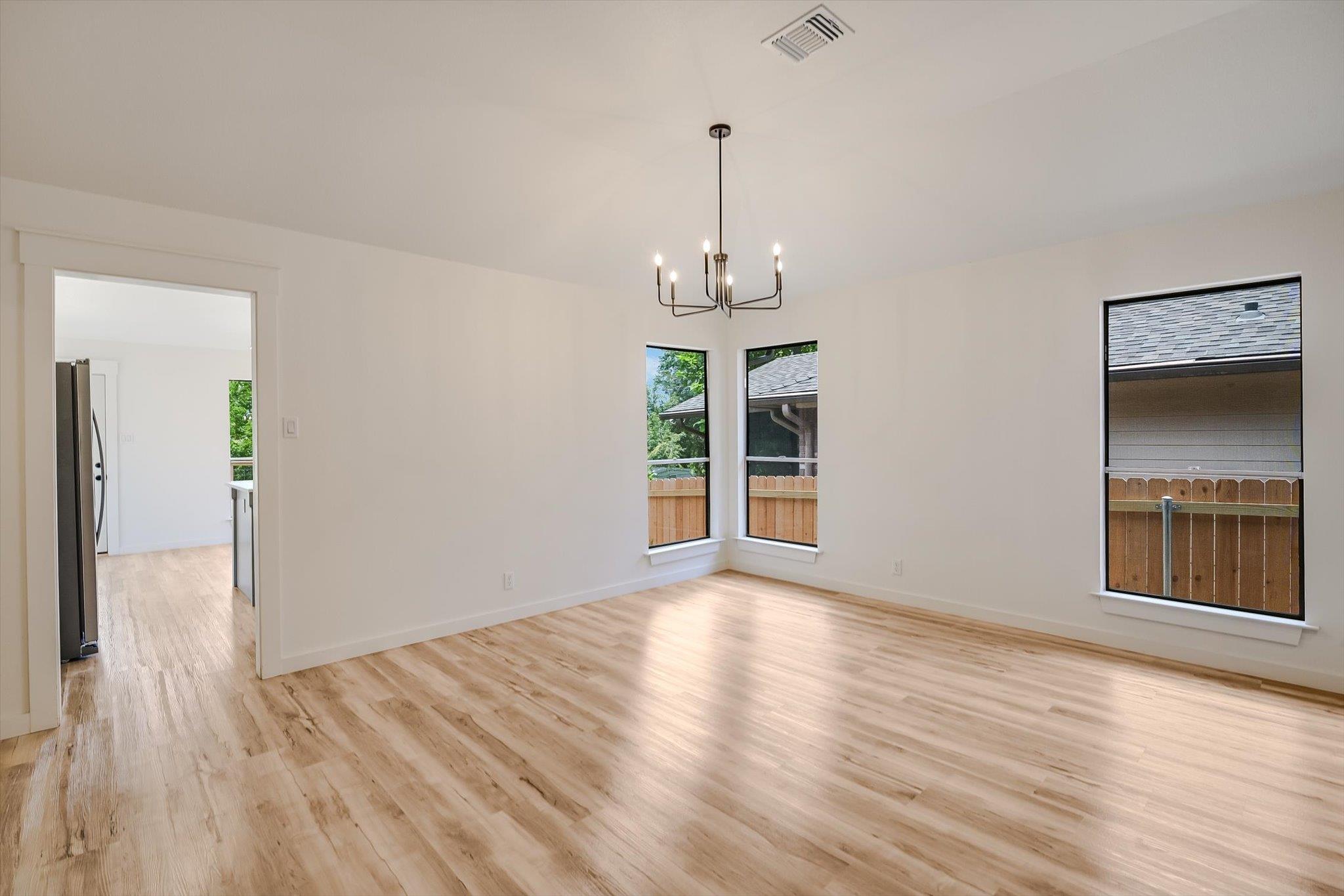 1157 Lago Vista St, San Marcos, TX 78666