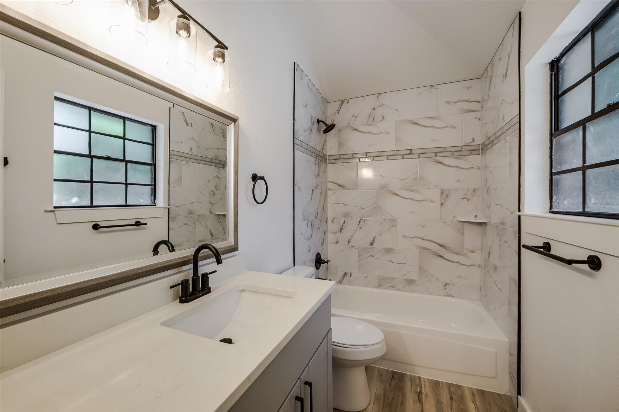 1157 Lago Vista St, San Marcos, TX 78666