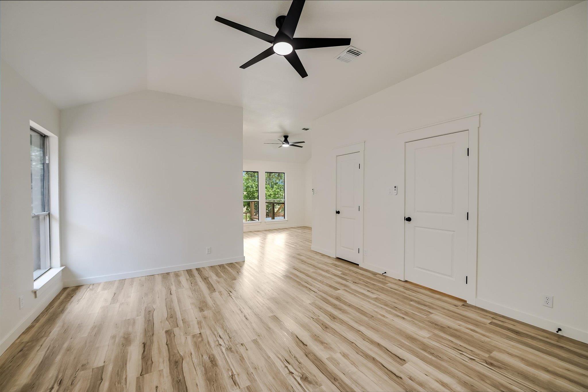 1157 Lago Vista St, San Marcos, TX 78666