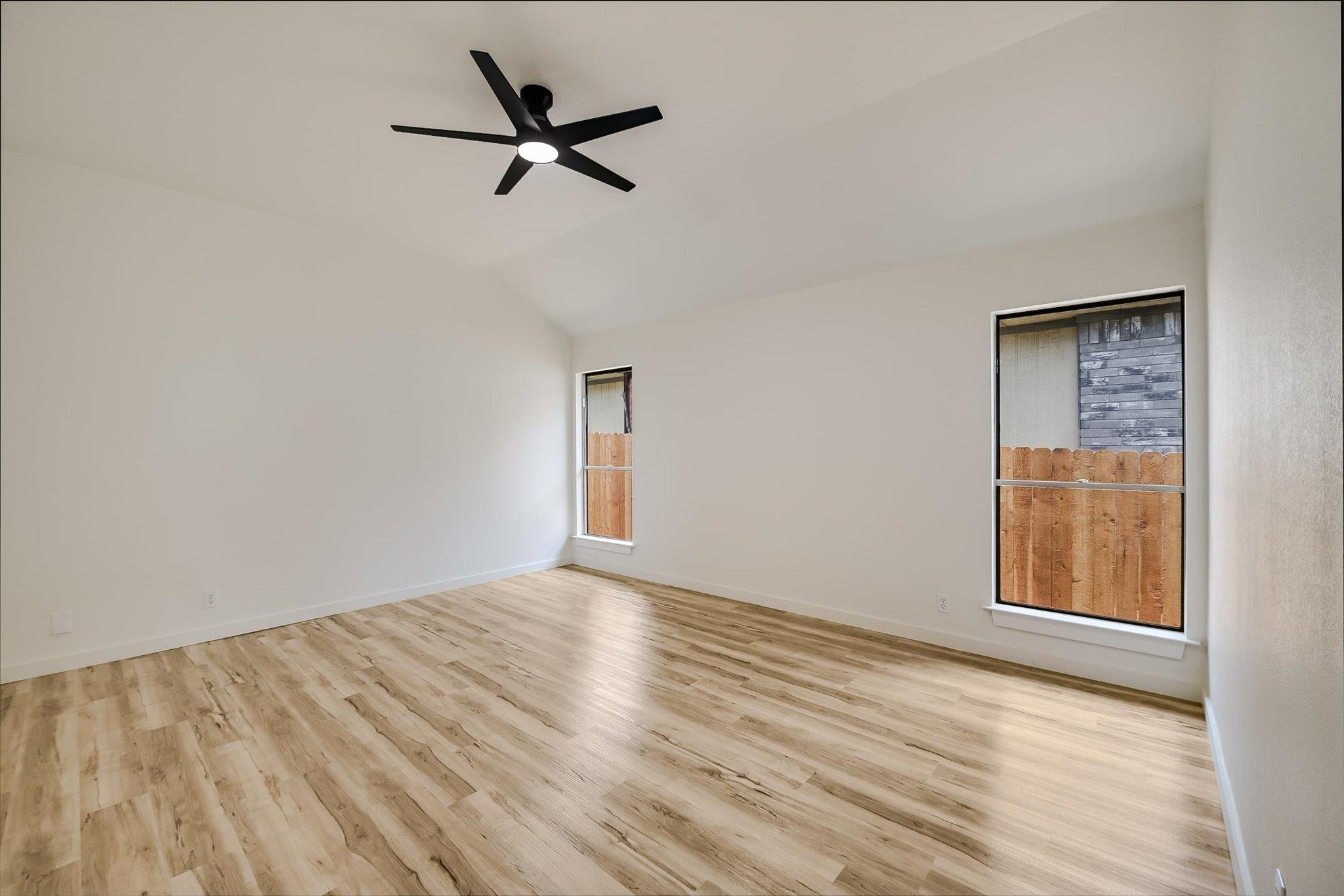 1157 Lago Vista St, San Marcos, TX 78666