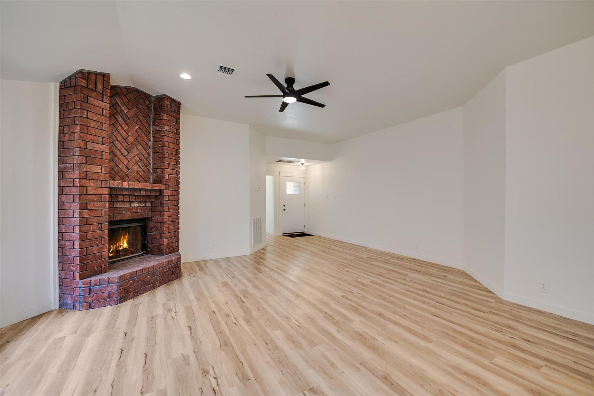 1157 Lago Vista St, San Marcos, TX 78666