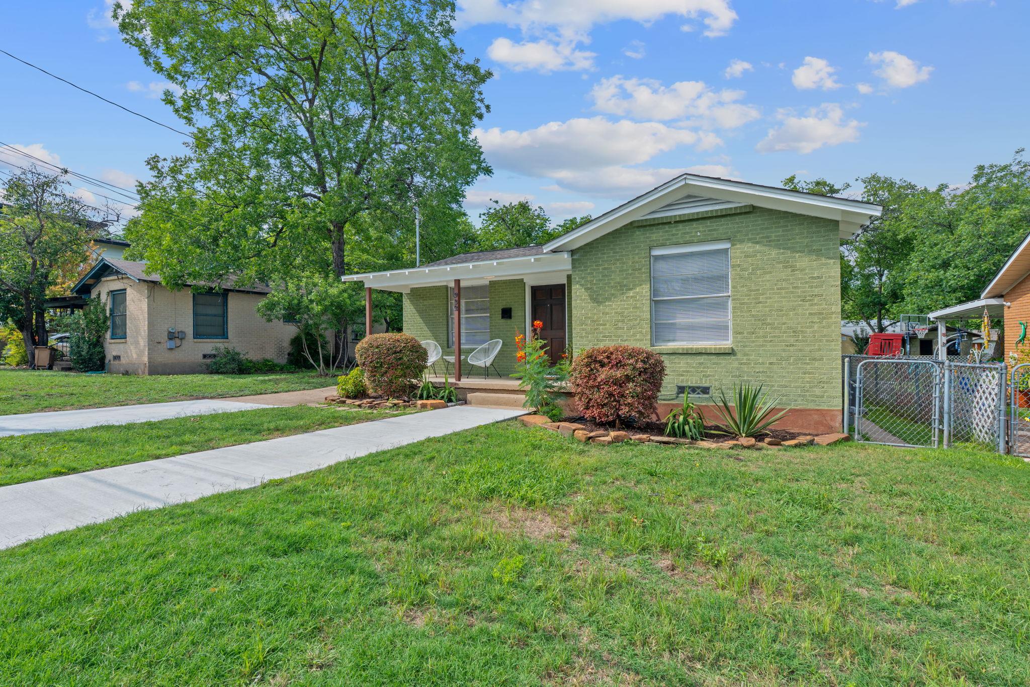 932 E 53 1/2 St, Austin, TX 78751