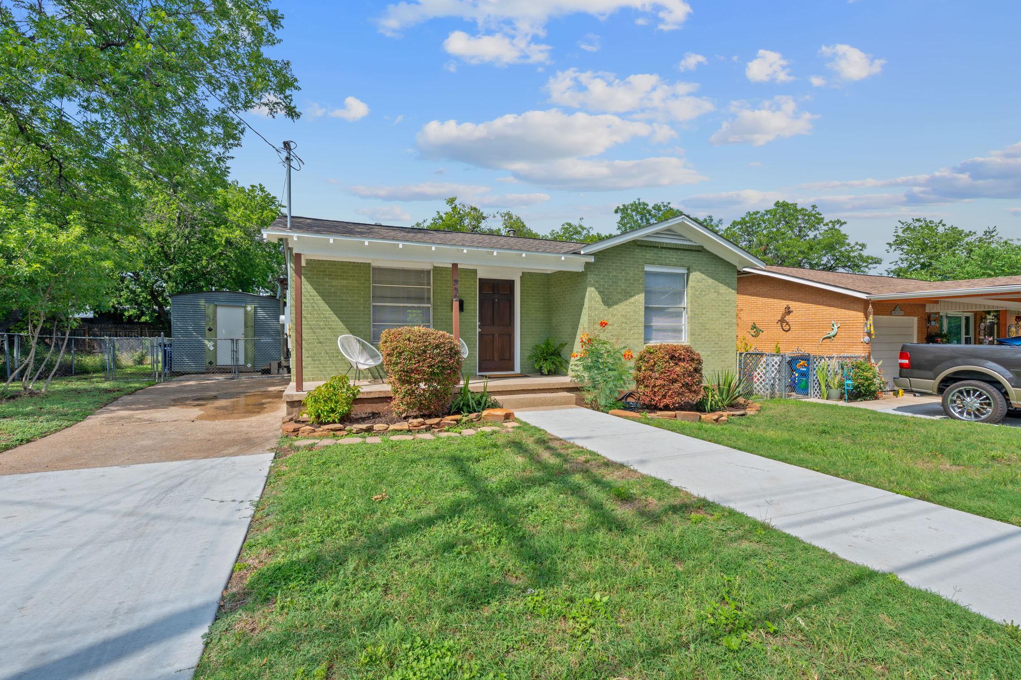 932 E 53 1/2 St, Austin, TX 78751