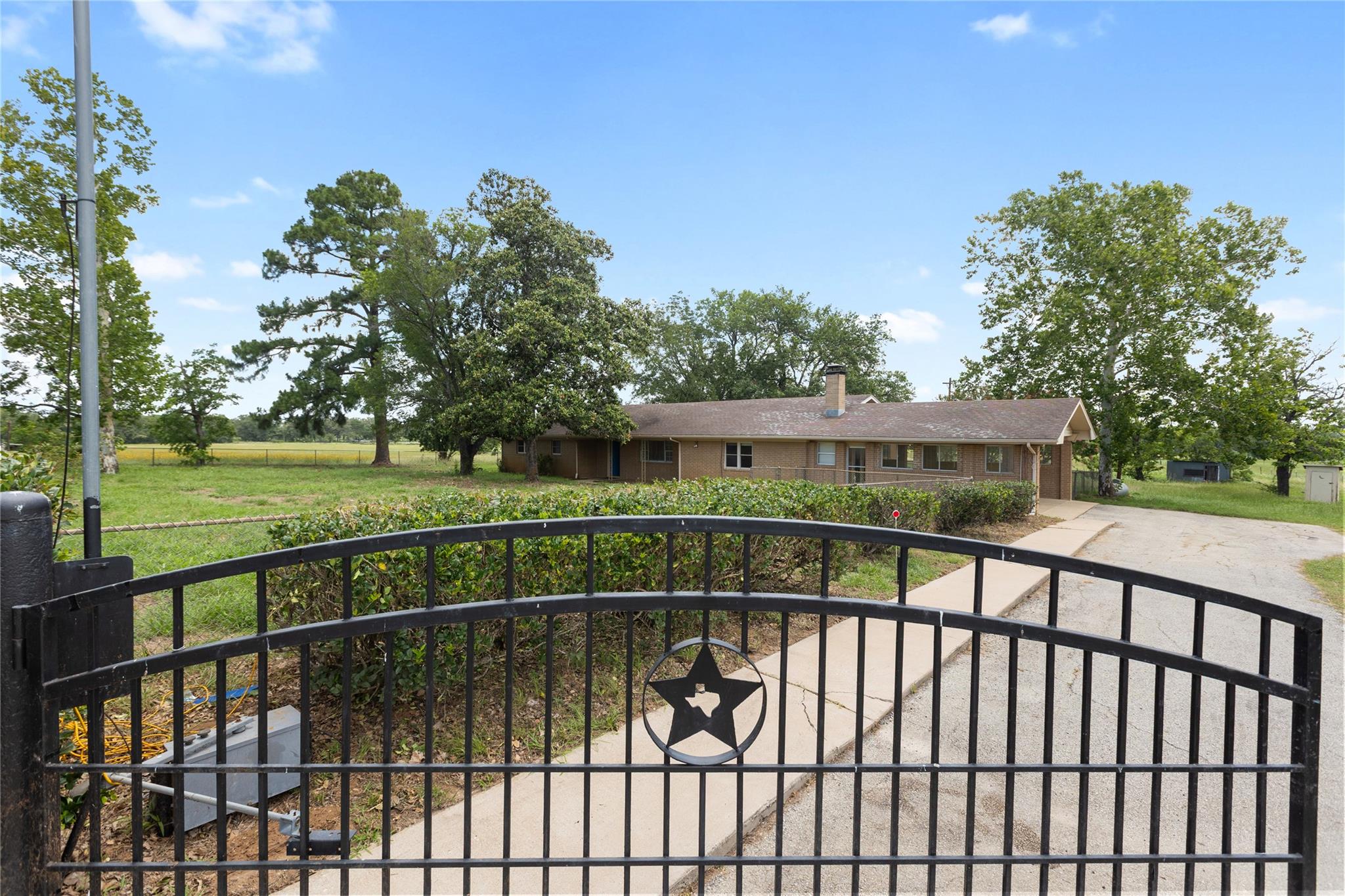 2255 Old Colony Line Rd, Lockhart, TX 78644