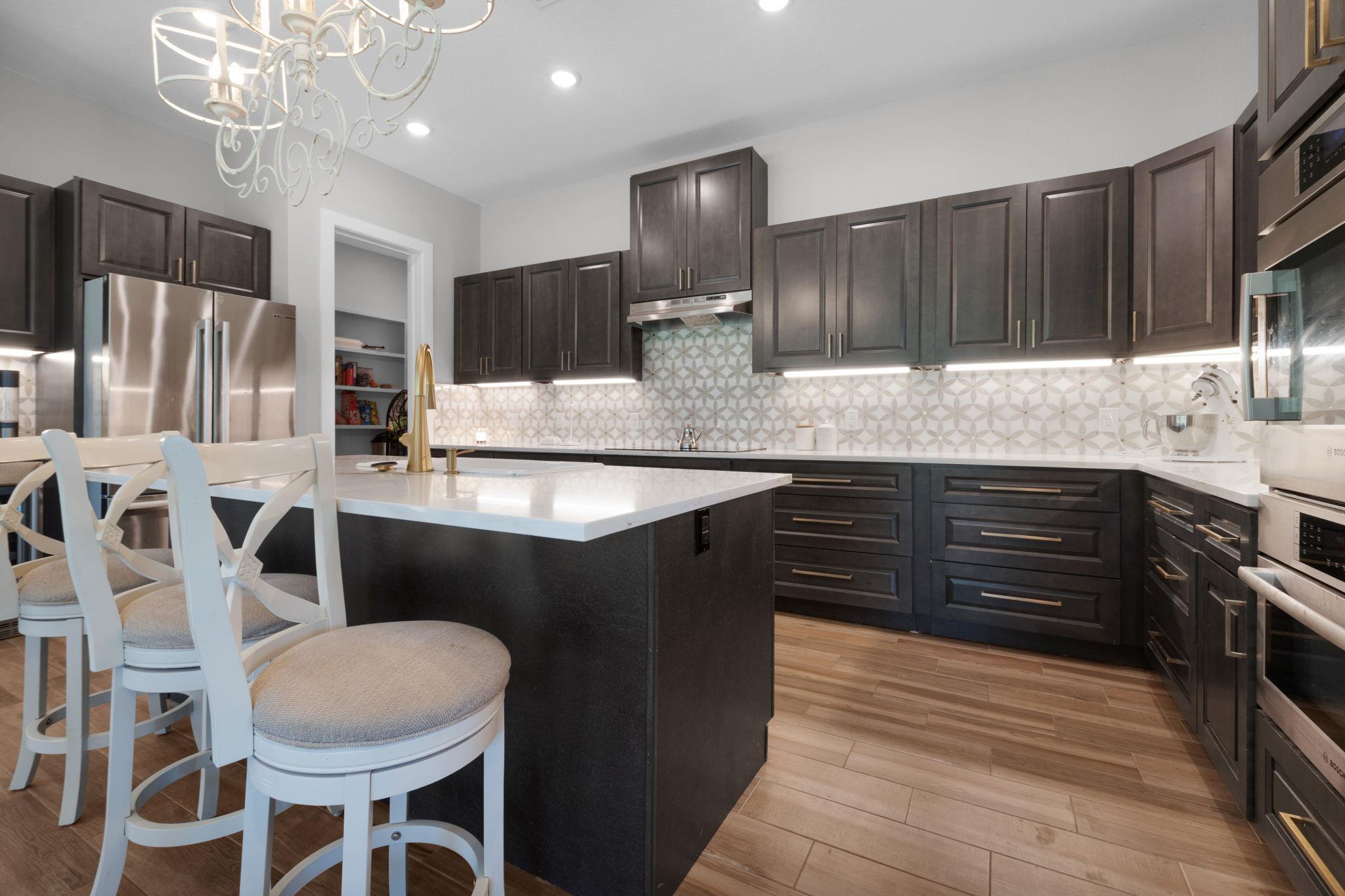 908 Sandy Mountain Dr, Llano, TX 78643