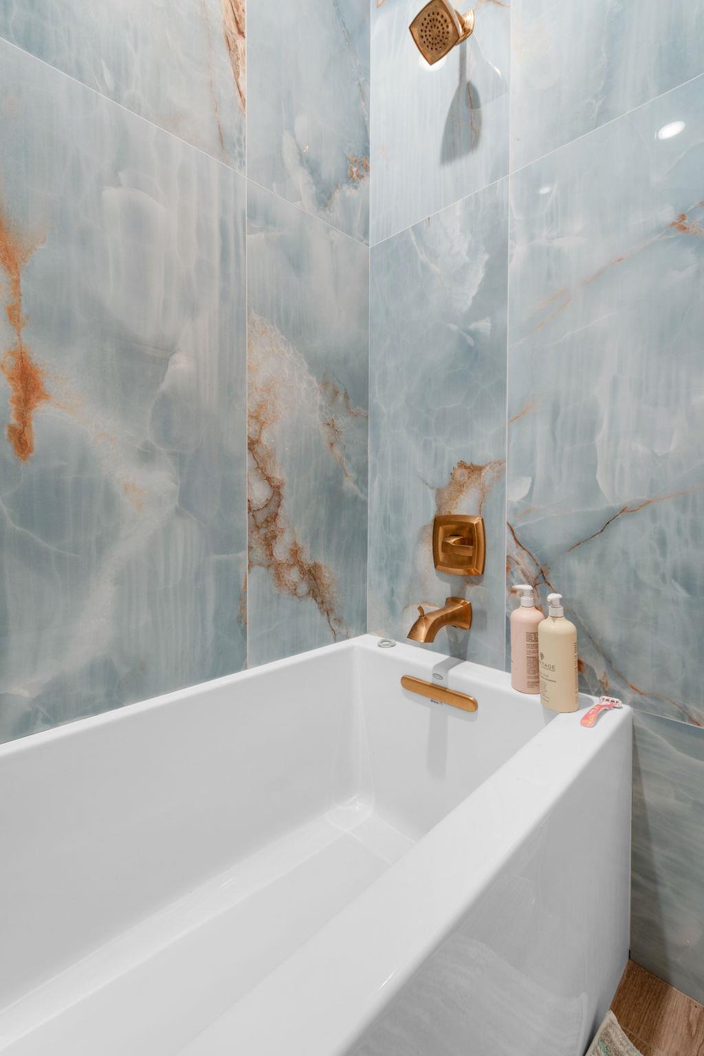 908 Sandy Mountain Dr, Llano, TX 78643